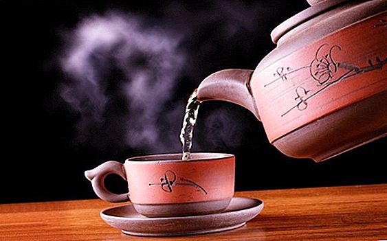 お茶を飲むことを瞑想に変える方法